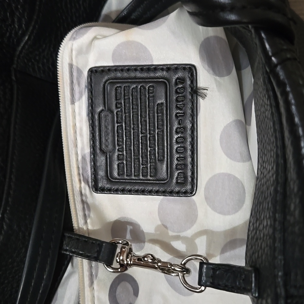 Coach Tote - Picture 10 of 16